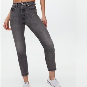 NWOT LEVI'S  Wedgie Icon  in Better  weathered color / tapared leg